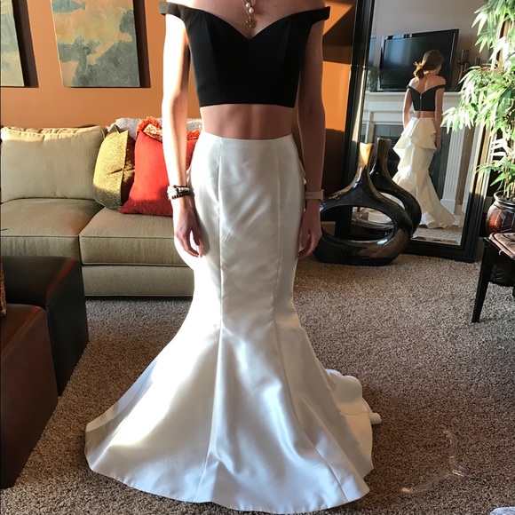 🖤Sherri Hill 50750 2-piece off the shoulder Sweetheart Dress with Mermaid skirt - Picture 6 of 11